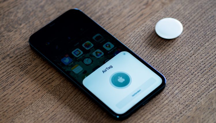 Apple AirTag : enfin ne plus jamais perdre ses clés
